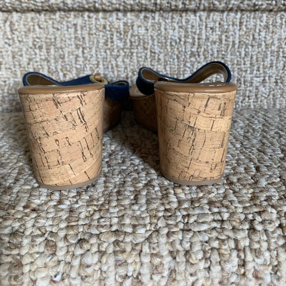 Sandal - Picture 2 of 3